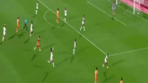 “马刺逆境来袭，挑战湖人能否扭转颓势？”