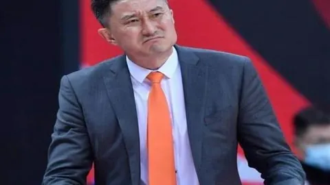 大巴黎边锋心仪利物浦加盟，维拉热身赛攻防两端解析开元体育直播：火力十足但隐患待解